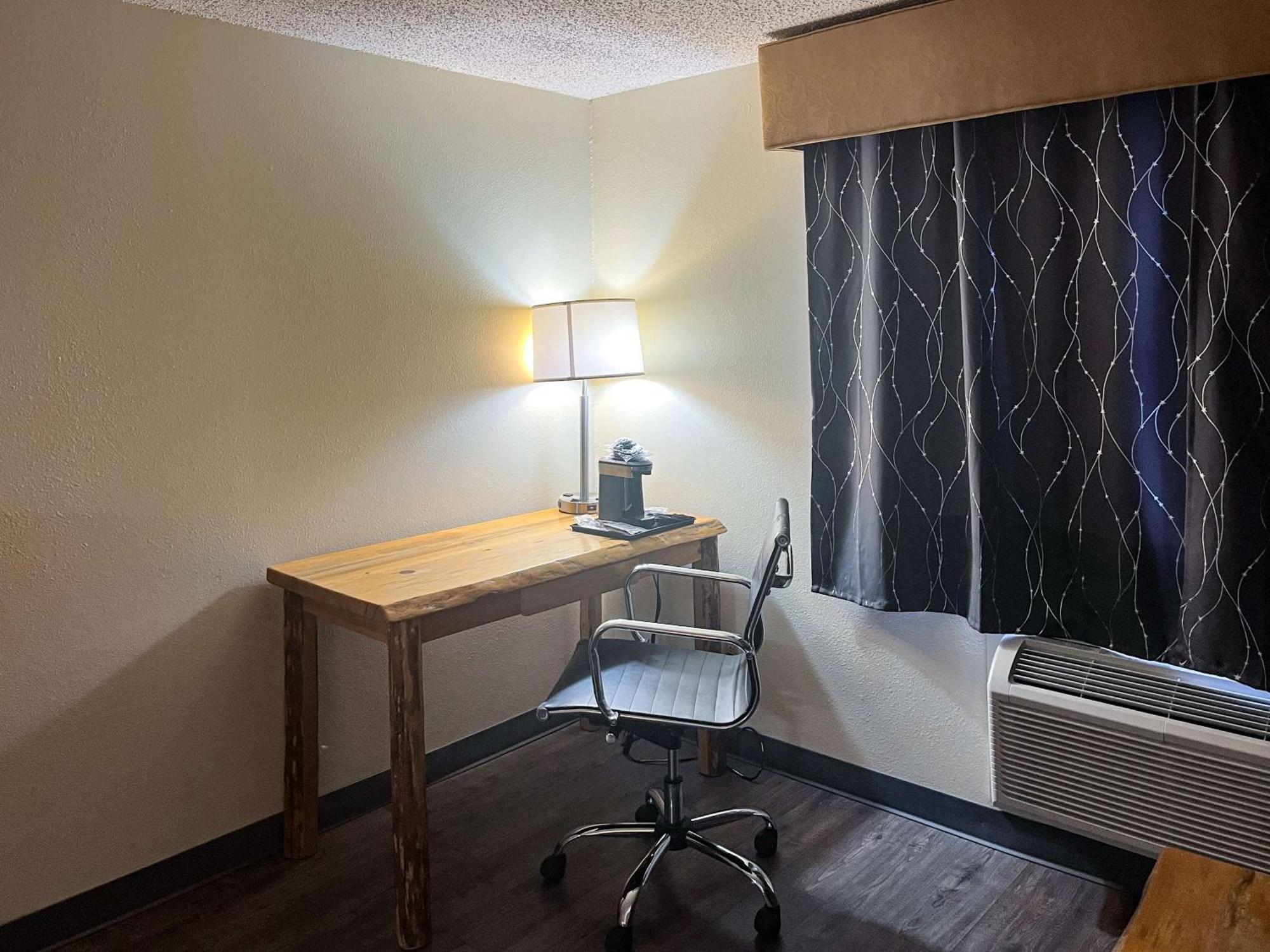 Studio 6 Suites Butte Mt I-90 I-15 מראה חיצוני תמונה